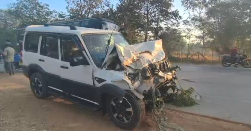 रफ्तार का कहर ,प्रयागराज से लौट रहे श्रद्धालुओं की बस और स्कॉर्पियो मे भिड़ंत, 1 की मौत 7 घायल