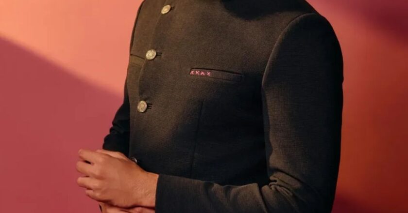 रितेश देशमुख ने अपनी अगली निर्देशित फिल्म ‘राजा शिवाजी’ के लिए लोगो फॉन्ट डिजाइन करने के लिए कलाकारों को किया आमंत्रित