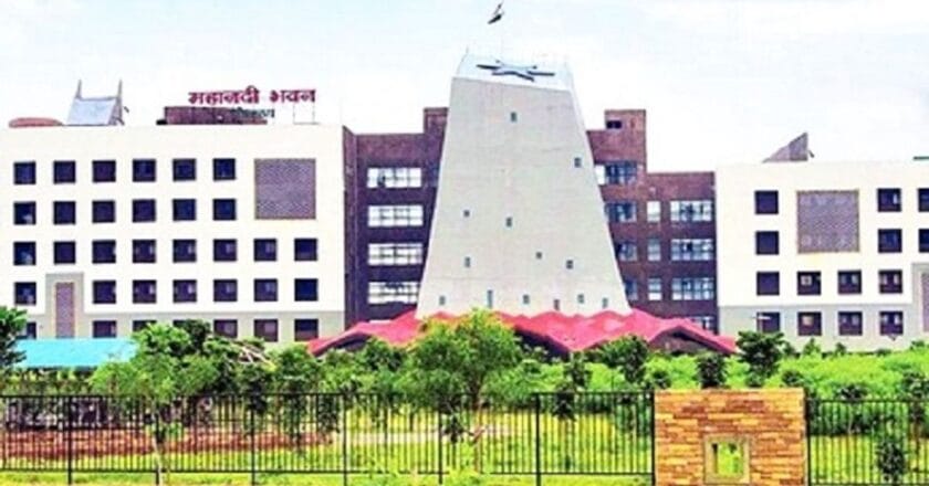 छत्तीसगढ़ में बड़ा प्रशासनिक फेरबदल, कई जिलों के कलेक्टर बदले, देखिए सूची