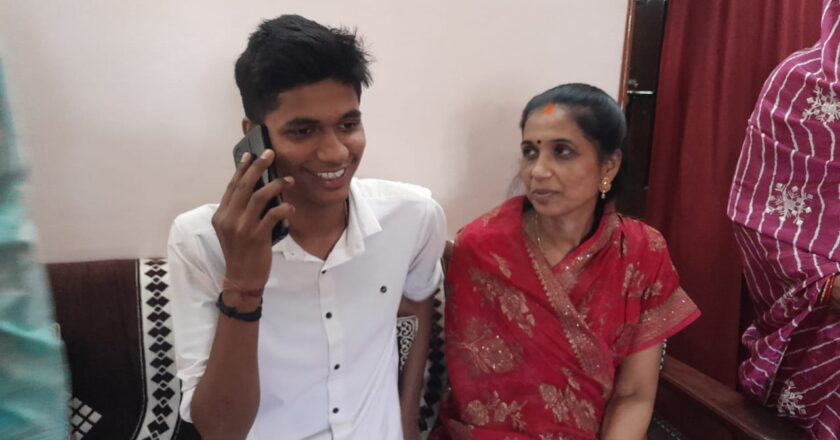 10वीं बोर्ड में आठवें रैंक से नहीं थी संतुष्टि,फिर बारहवीं में टॉपर बनकर ही माने अखिल