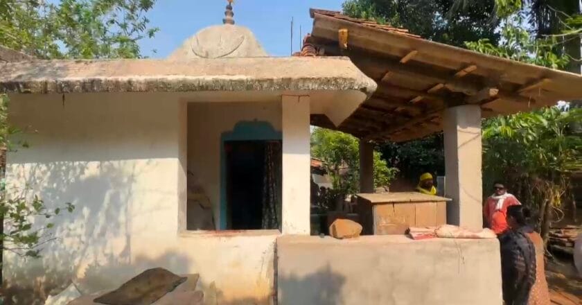 मंदिर में पूजा कर रही छात्रा पर कुल्हाड़ी से ताबड़तोड़ वार कर हत्या, आरोपी की तलाश जारी