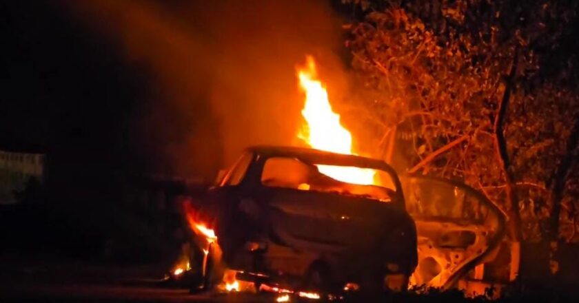 रफ्तार का कहर, पूल के रेलिंग से टकराई कार आग के गोले में हुई तब्दील, 4 युवकों की दर्दनाक मौत