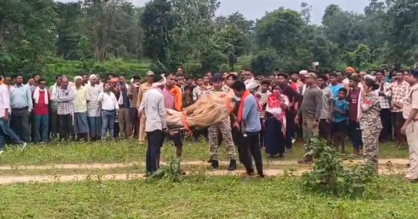 धर्मांतरित ग्रामीण के शव को निकालने का विवाद,चर्च में तोड़फोड़, गांव में माहौल बिगड़ा, भाई ने कहा हत्या हुई तब शव निकाला गया बाहर, जानिए पूरा मामला