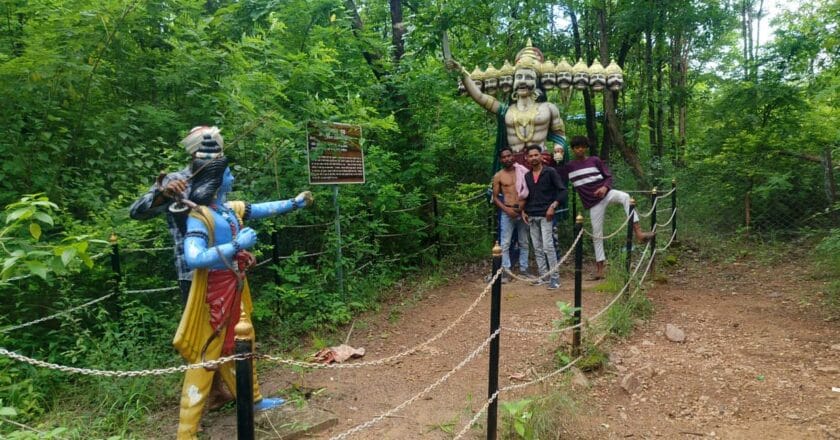 नशे में धुत उपद्रवियों ने भगवान की मूर्ति से की अभद्रता, हिन्दुओं की आस्था से खिलवाड़, 4 गिरफ्तार