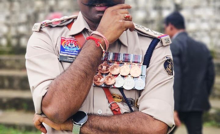 36 सफल नक्सल ऑपरेशन को लीड करने वाले एनकाउंटर स्पेशलिस्ट लक्ष्मण केवट की कहानी, अब तक 92 जंग जारी है……