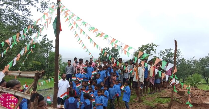 ऐसा दशकों बाद : स्कूल की घंटी बजी, तिरंगा भी शान से फहरा ,जहां फिर से खुले स्कूलवहां बदले हालात
