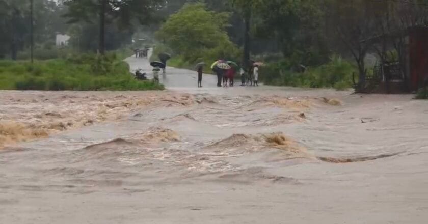 बीजापुर समेत  बस्तर कई हिस्सों में भारी बारिश, कई रास्ते बंद, सैकड़ों गांव बने टापू
