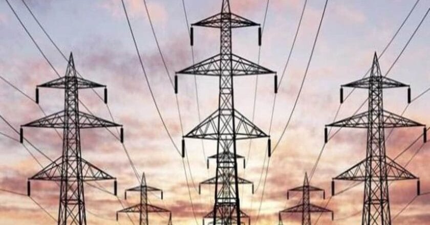 शहर से एक किलोमीटर में बिजली व्यवस्था का बुरा हाल, 10 घंटे में फाल्ट नहीं खोज पा रहा बिजली विभाग