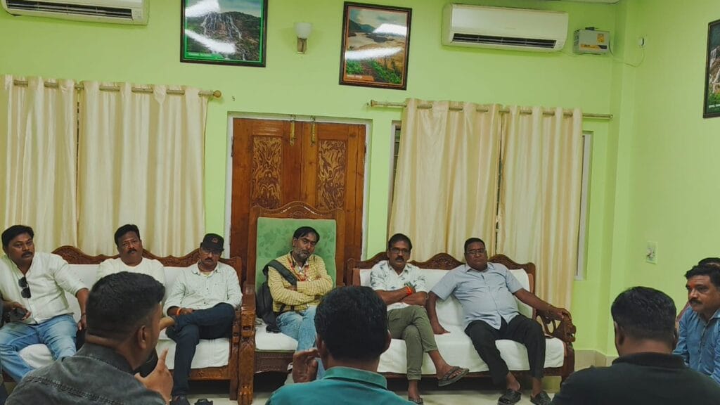 दंतेवाड़ा में भाजपा जिला अध्यक्ष द्वारा पत्रकार को धमकी, पत्रकारों में रोष