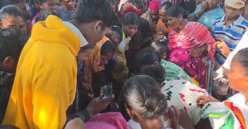 खूंखार नक्सली हिड़मा का शव पहुंचा गांव, कुछ देर में परिजनों को सौंपा जाएगा शव , देखिए वीडियो