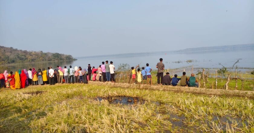 मेला में विवाद, युवक को अधमरा कर पत्थर से बांधकर डैम में फेंका ,5 दिन बाद शव बरामद,