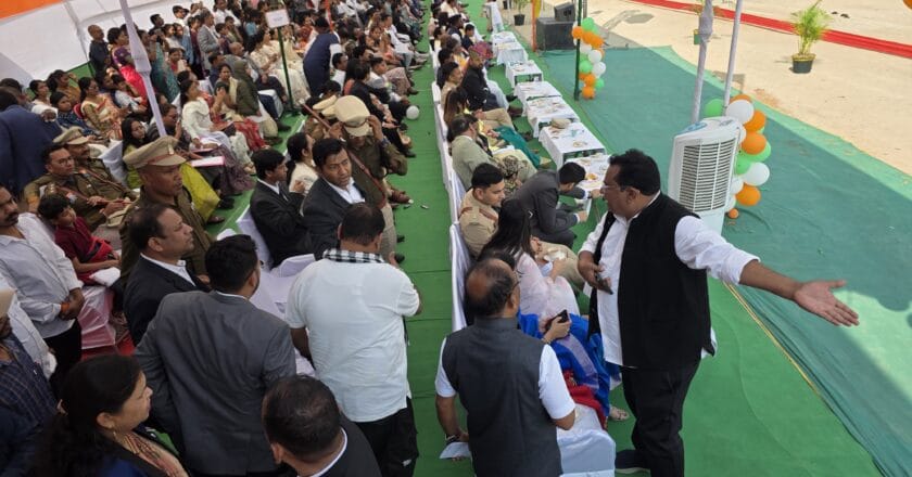 पत्रकारो के साथ ये कैसा बर्ताव, पहले आमंत्रण देकर बुलाया लेकिन बैठने की व्यवस्था एकदम खराब, प्रेस क्लब ने जताई नाराजगी 