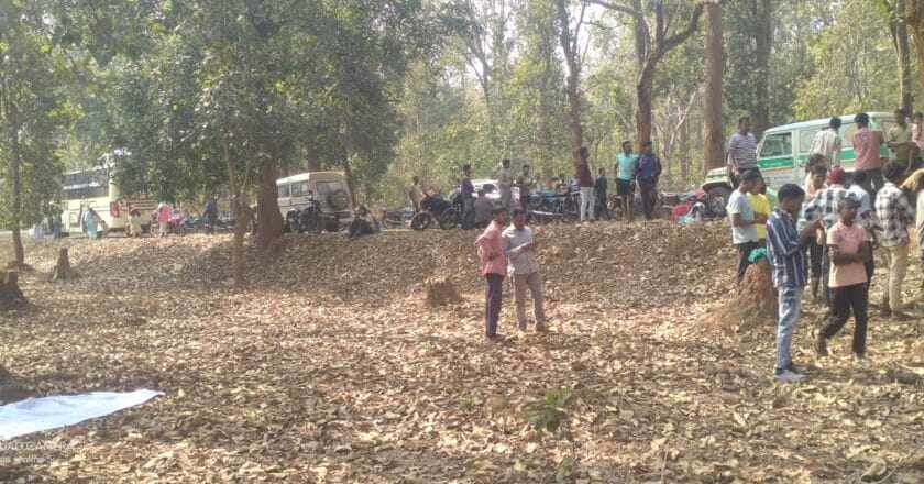 यात्री बस अनियंत्रित होकर पलटी, 32 यात्री घायल, 8 की हालत गंभीर